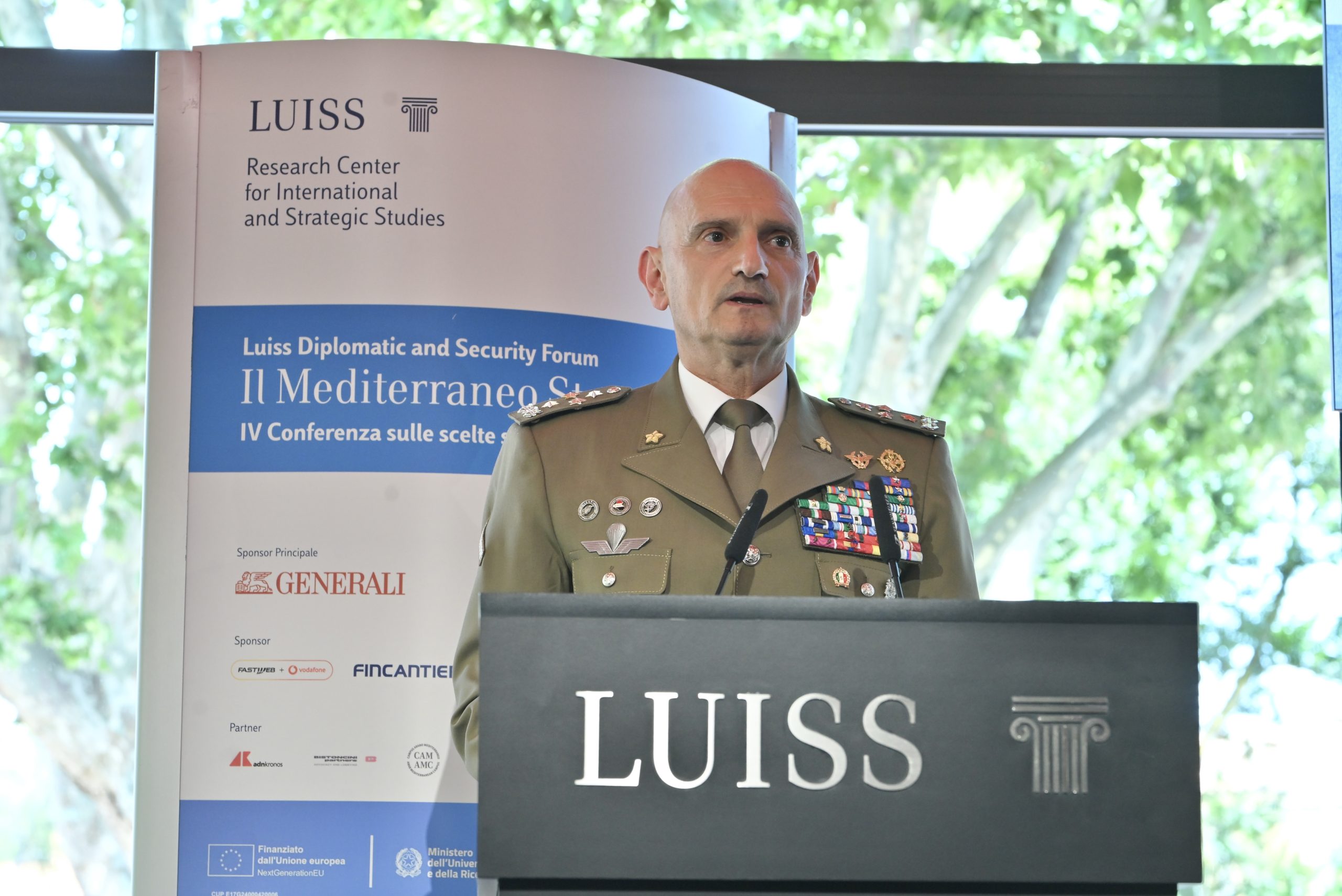Il Generale Luciano Portolano durante il suo intervento