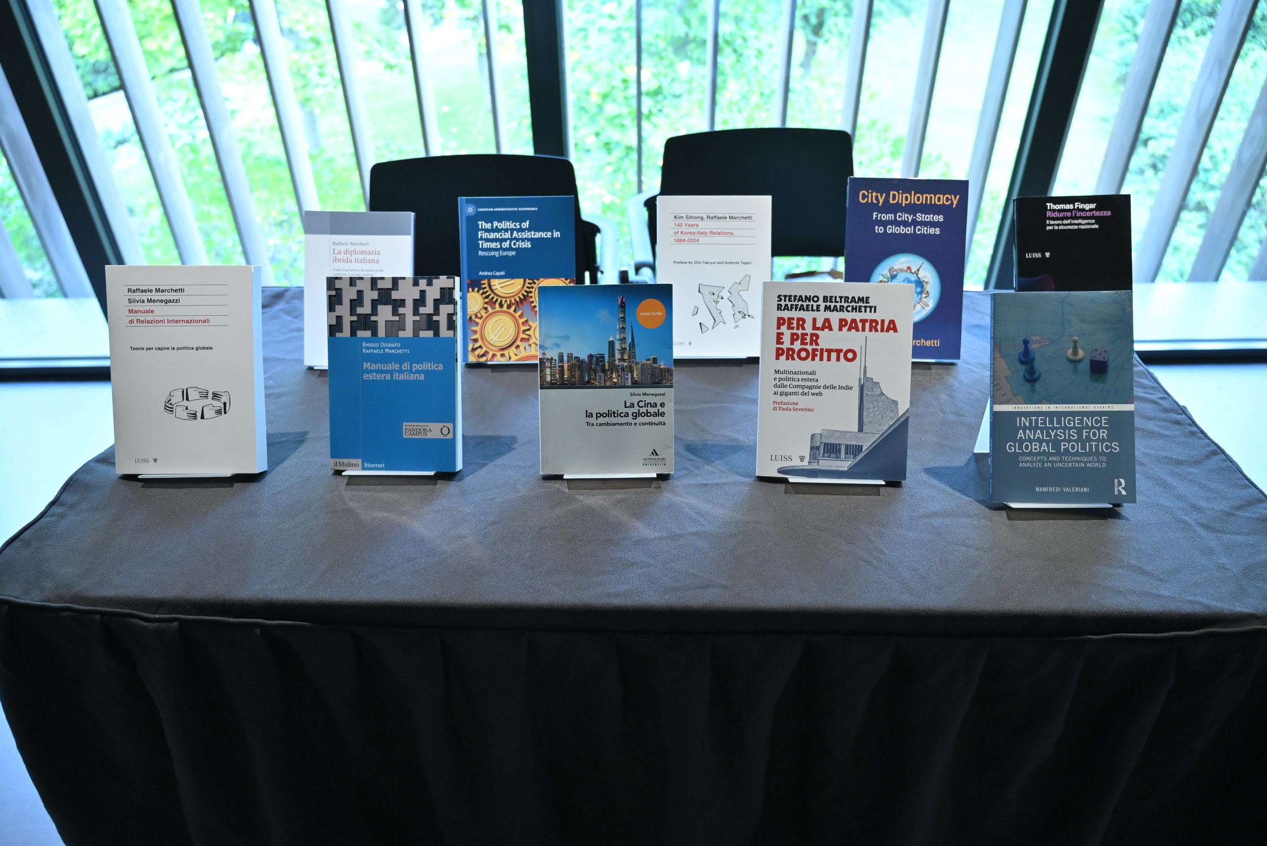 Una serie di libri pubblicati da ricercatori o collaboratori del CISS